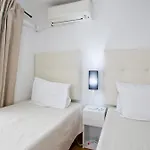 Отель Braganca 2*